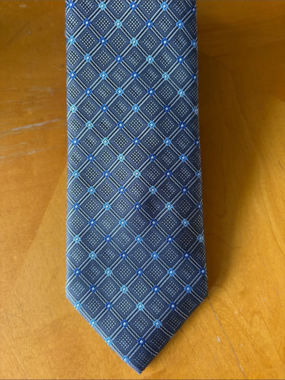 Mens Navy Tie with Light Blue Diamond Lattice Pattern